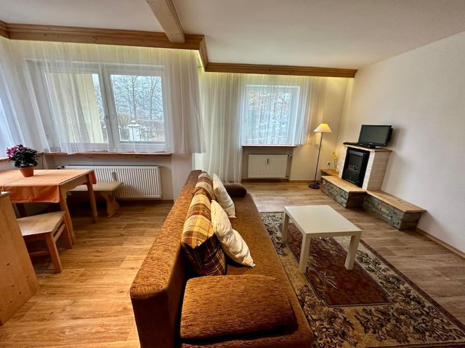 Ferienwohnung เบิร์ชเทสกาเดน ภายนอก รูปภาพ